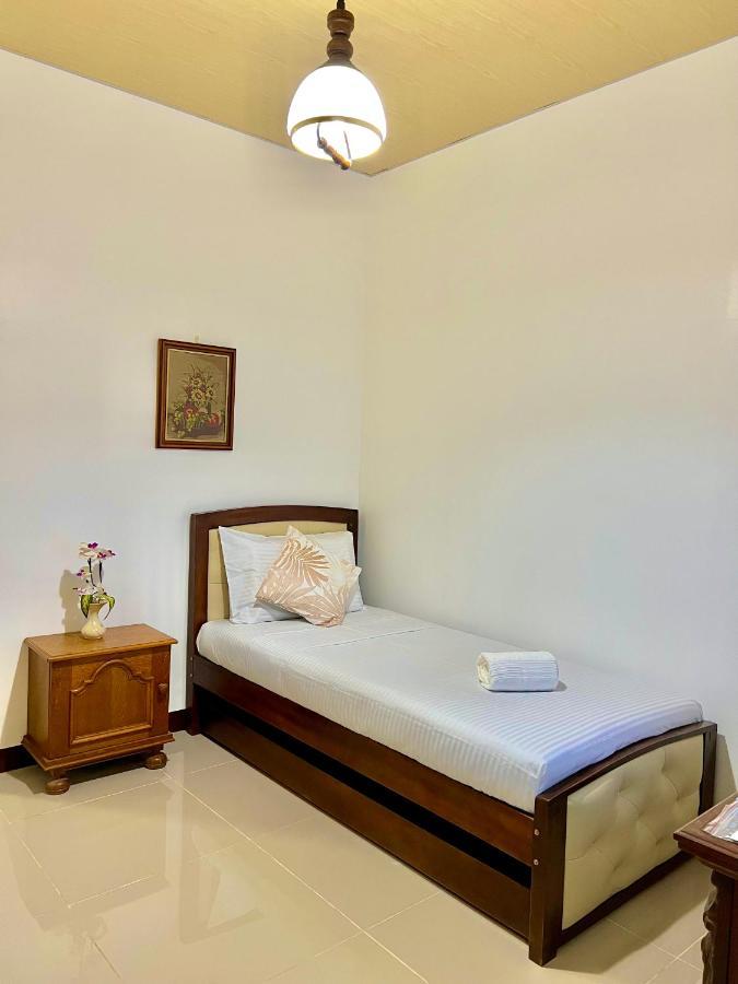 E&R Airport Hotel Dumaguete City Exteriér fotografie