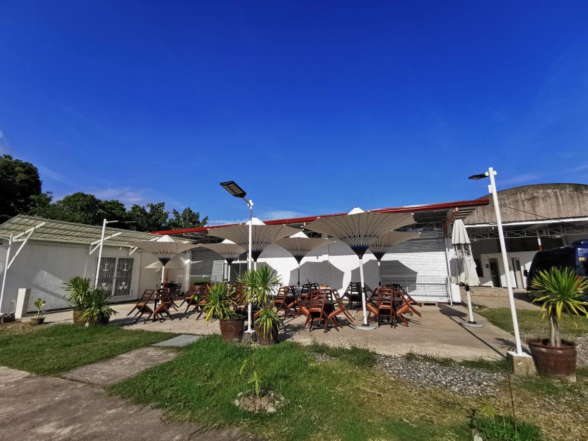 E&R Airport Hotel Dumaguete City Exteriér fotografie