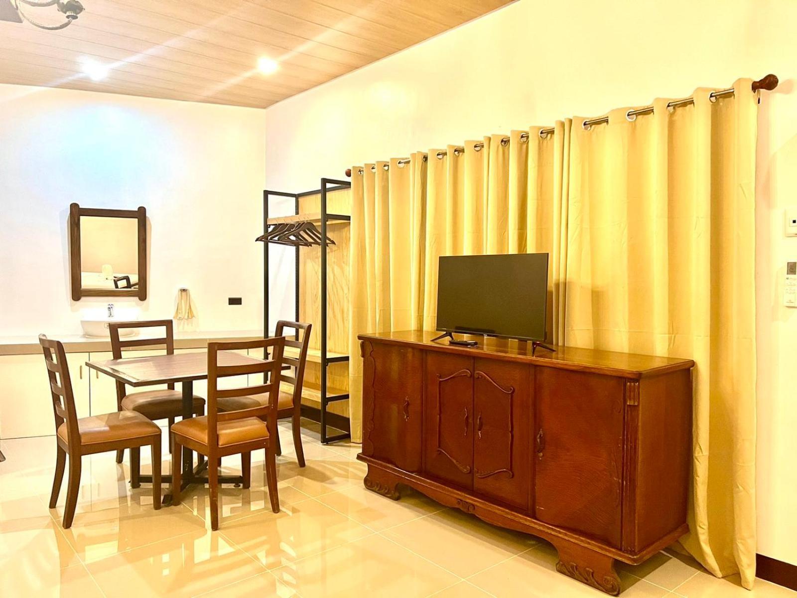 E&R Airport Hotel Dumaguete City Exteriér fotografie